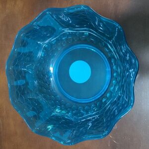 6 quart mermaid bowl, light blue in color.